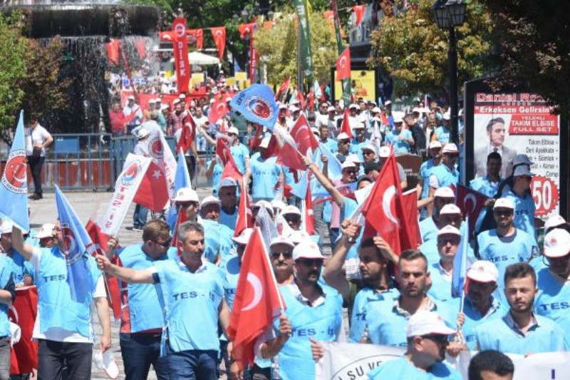 Fotoğraflarla Türkiye'de 1 Mayıs - Resim: 80