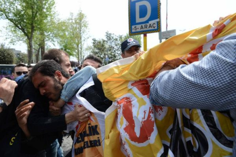 Taksim'e yürümek isteyenlere polis müdahalesi: 127 gözaltı - Resim: 14