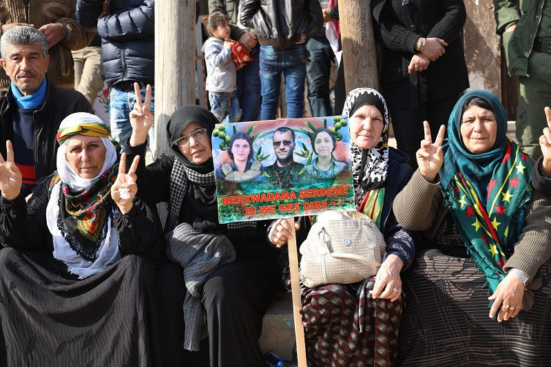 Bomba seslerini bastıran dayanışma mesajları - Resim: 16