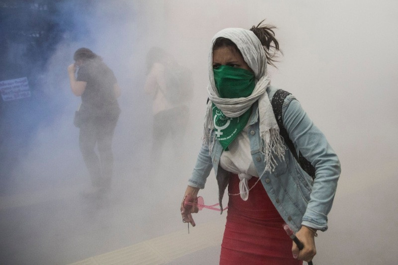 Meksika’da polis tecavüzlerine karşı kadınlar sokakta - Resim: 13