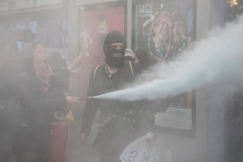 Meksika’da polis tecavüzlerine karşı kadınlar sokakta - Resim: 5