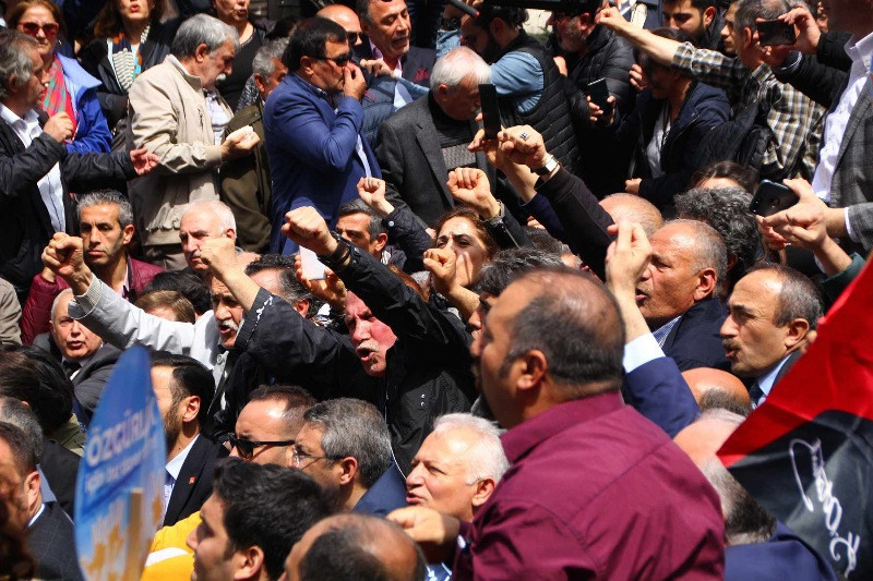 CHP'den 'OHAL' eylemi - Resim: 15