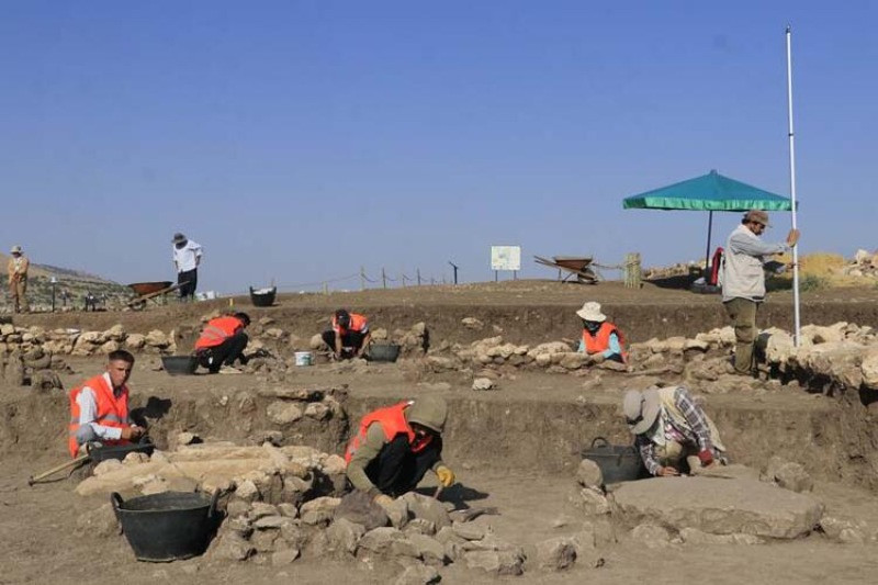 Diyarbakır'daki kazılarda 3 sandık mezar daha bulundu - Resim: 3