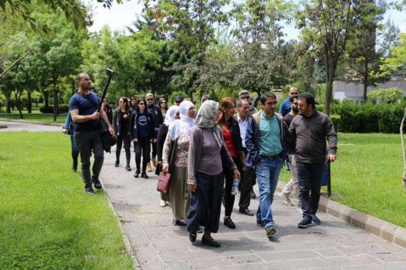 Diyarbakır'da tutuklu anneleri darp edilerek gözaltına alındı - Resim: 7
