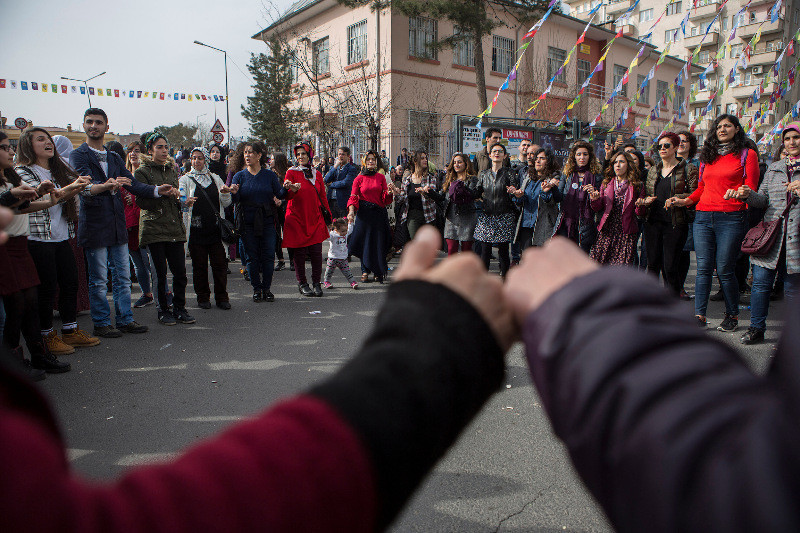 Pervin Buldan'dan Erdoğan'a: Siz kadınlar gününü kutlamayın - Resim: 28
