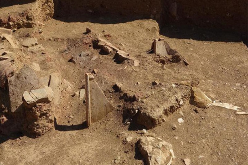 Parion Antik Kenti'nde anne ve çocuğuna ait 2 bin yıllık mezar bulundu - Resim: 8