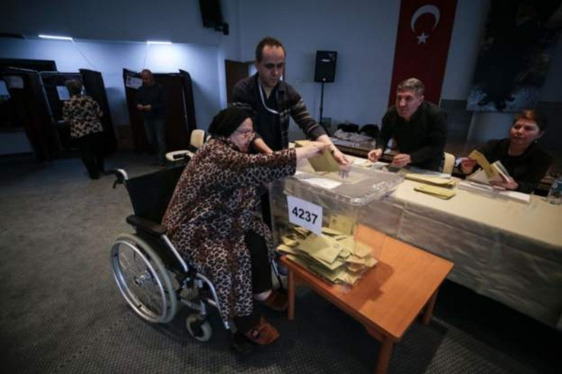 Sandık başından farklı görüntüler - Resim: 16