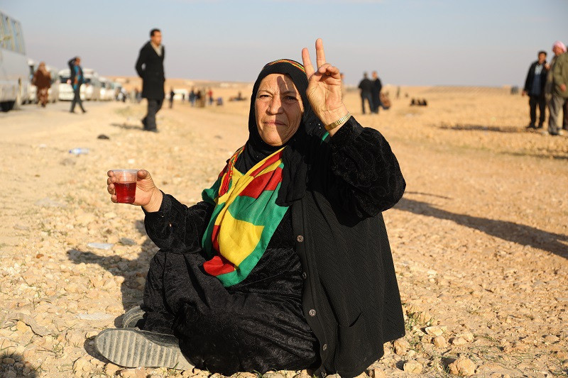 Bomba seslerini bastıran dayanışma mesajları - Resim: 5