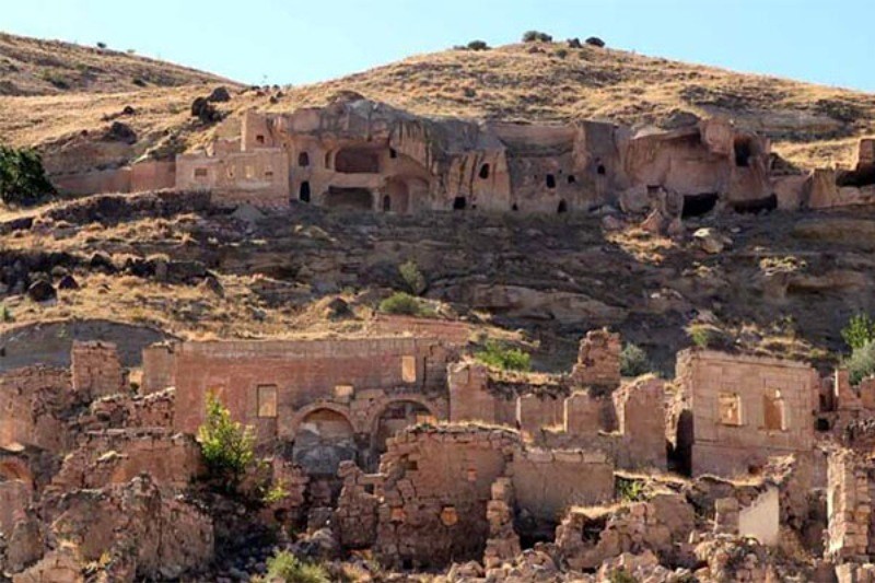 Baraj suları çekildi: Eski mahalle ortaya çıktı - Resim: 1