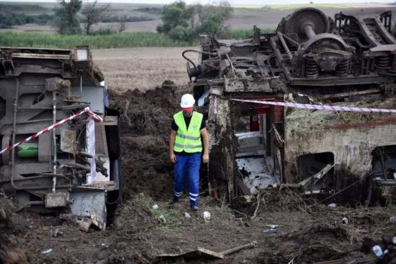 Tren kazasından iç yakan görüntüler - Resim: 22