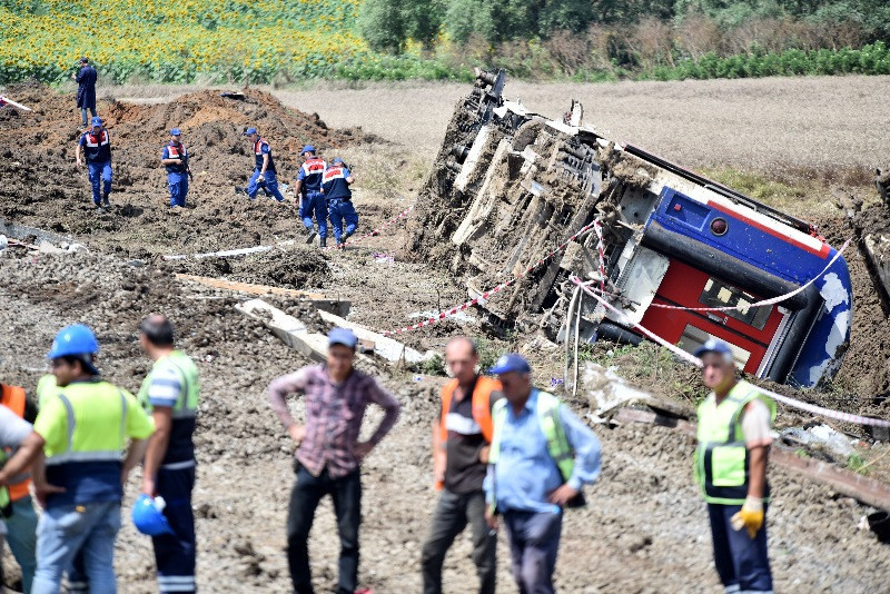 Tren kazasından iç yakan görüntüler - Resim: 7