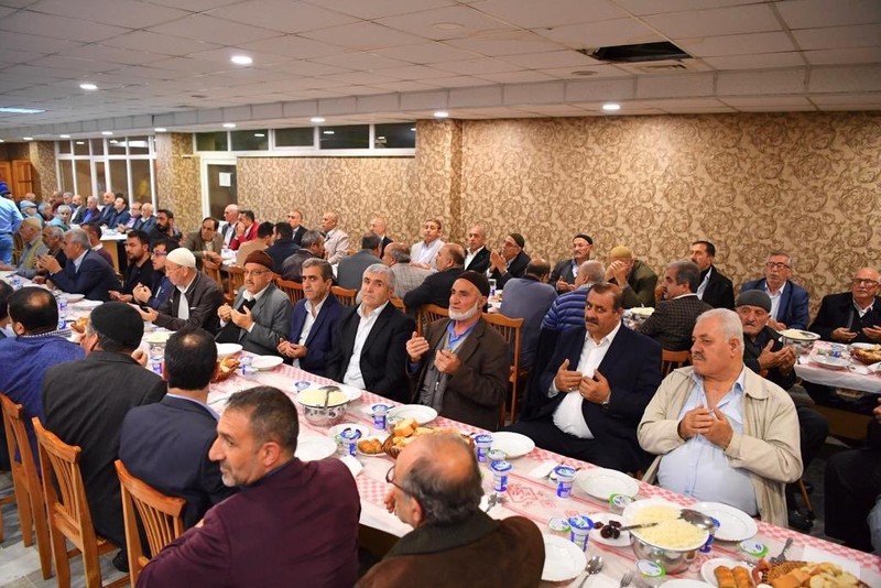 İmamoğlu Kürt kanaat önderleriyle iftarda buluştu - Resim : 1