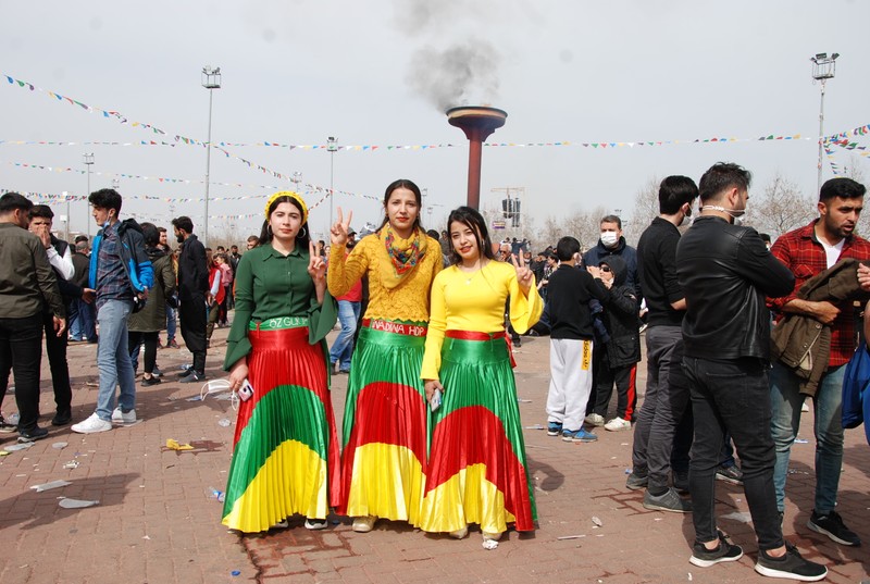 Halk HDP'yi sahiplendi, 'İktidara cevap vermek için buradayız' dedi - Resim : 3