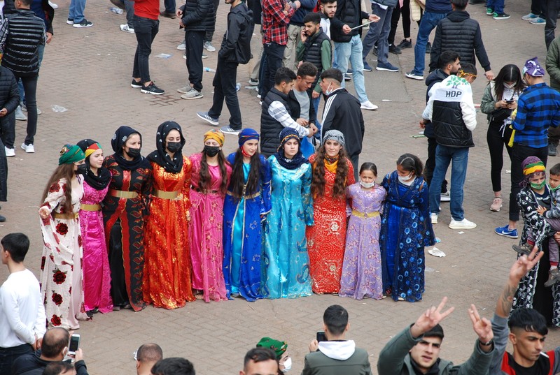 Halk HDP'yi sahiplendi, 'İktidara cevap vermek için buradayız' dedi - Resim : 2