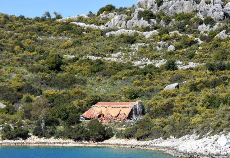 Doğal güzelliğiyle ünlü Kekova'da kaçak yapı endişesi: Zeytinlik ve araziler satışa çıkarıldı - Resim: 7