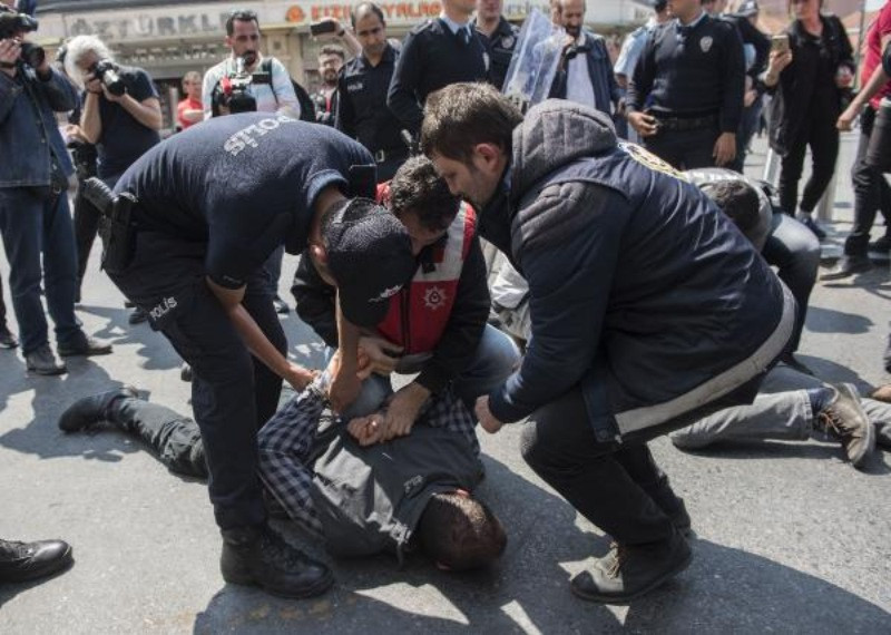 Fotoğraflarla Türkiye'de 1 Mayıs - Resim: 27