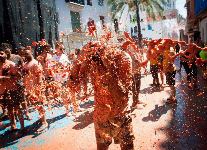 'La Tomatina'da domatesler havada uçuştu - Resim: 17