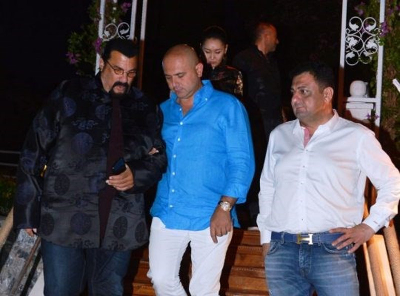 111 kilo kokainle yakalanan Akat, Steven Seagal'ı dolandırdı - Resim : 1