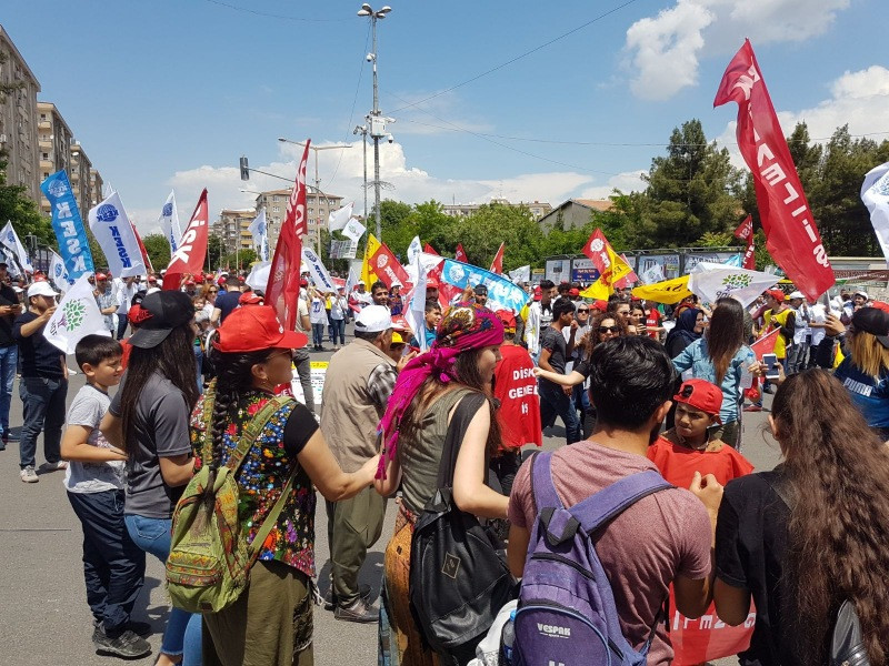 Fotoğraflarla Türkiye'de 1 Mayıs - Resim: 17