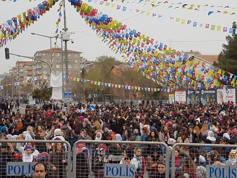 Pervin Buldan'dan Erdoğan'a: Siz kadınlar gününü kutlamayın - Resim: 6