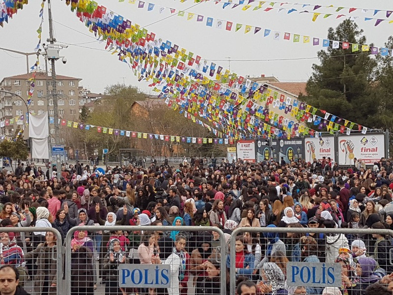 Pervin Buldan'dan Erdoğan'a: Siz kadınlar gününü kutlamayın - Resim: 7