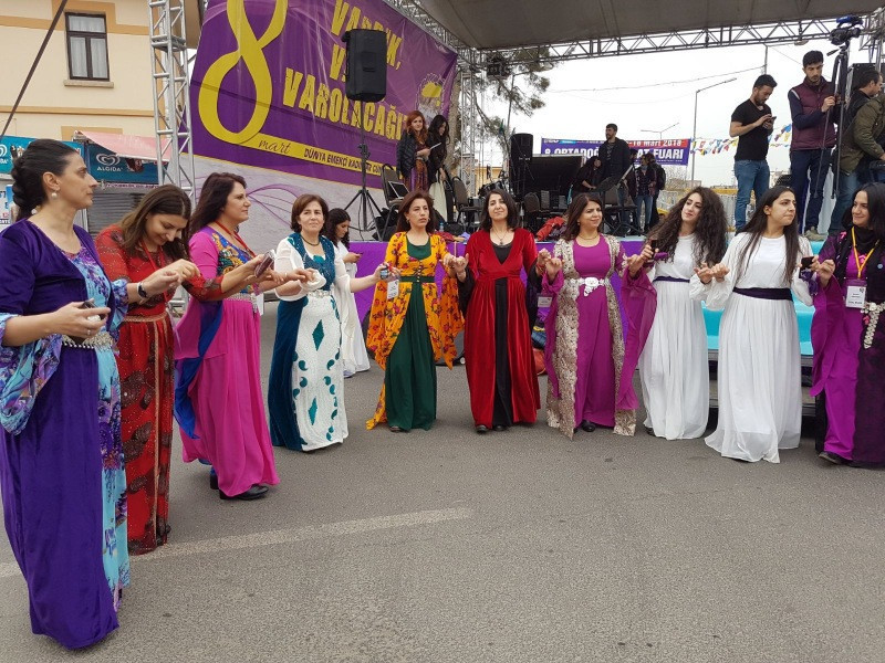 Pervin Buldan'dan Erdoğan'a: Siz kadınlar gününü kutlamayın - Resim: 5