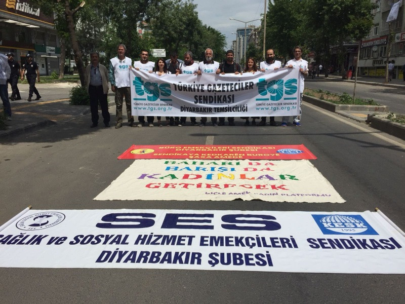 Fotoğraflarla Türkiye'de 1 Mayıs - Resim: 8