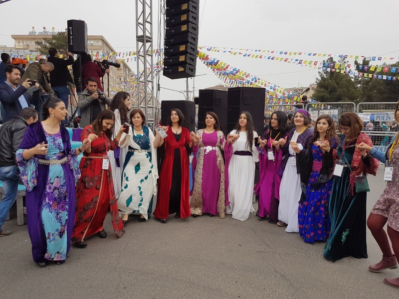 Pervin Buldan'dan Erdoğan'a: Siz kadınlar gününü kutlamayın - Resim: 2