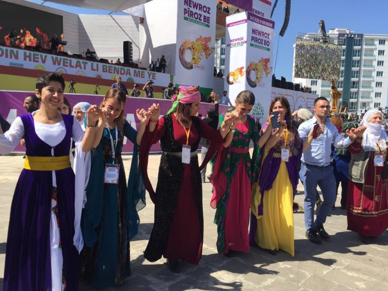 Diyarbakır’da yüz binler Newroz'u kutladı - Resim: 9