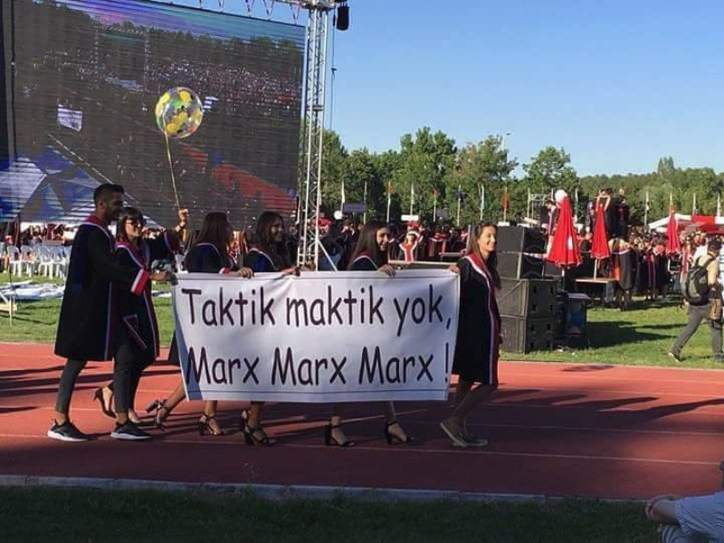 ODTÜ'den çok konuşulacak mezuniyet pankartları - Resim: 39