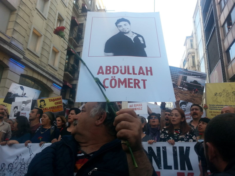 Polisin engellediği yürüyüşçüler: Gezi'den korkmayın ders alın - Resim : 2