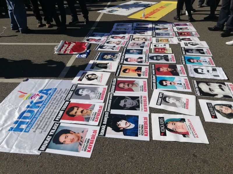 Köln'de binlerce kişi Erdoğan protestosu için toplandı - Resim : 2