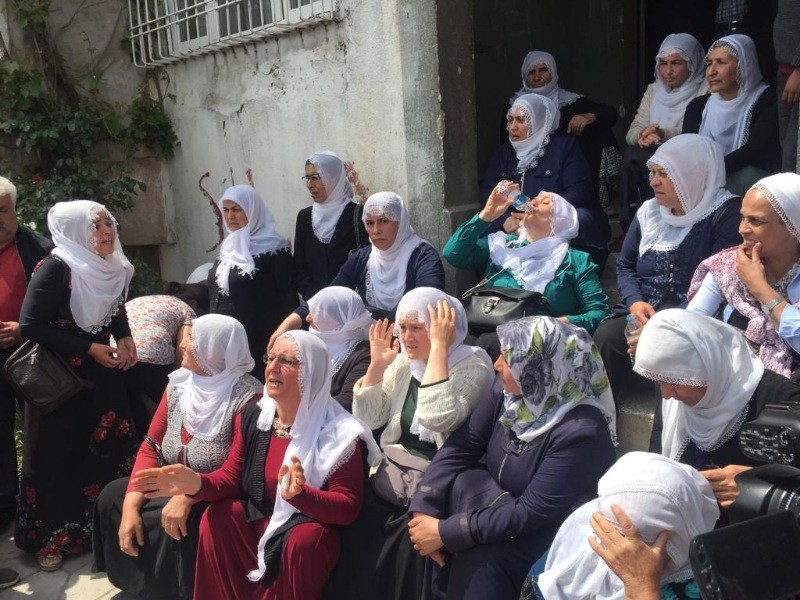 Tutuklu yakınlarının eylemine yine polis müdahalesi - Resim: 9