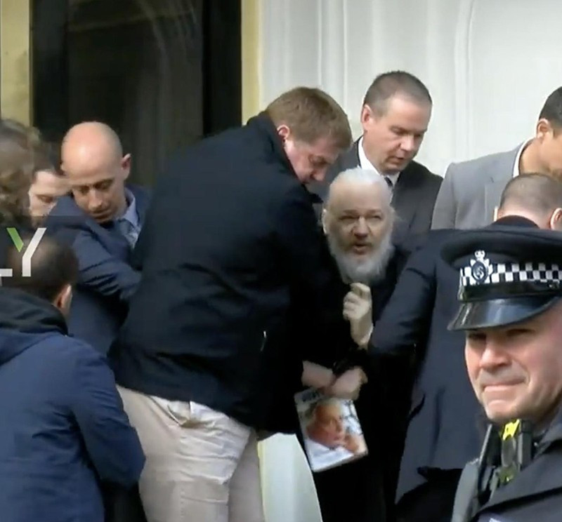 Wikileaks'in kurucusu Julian Assange tutuklandı - Resim : 1