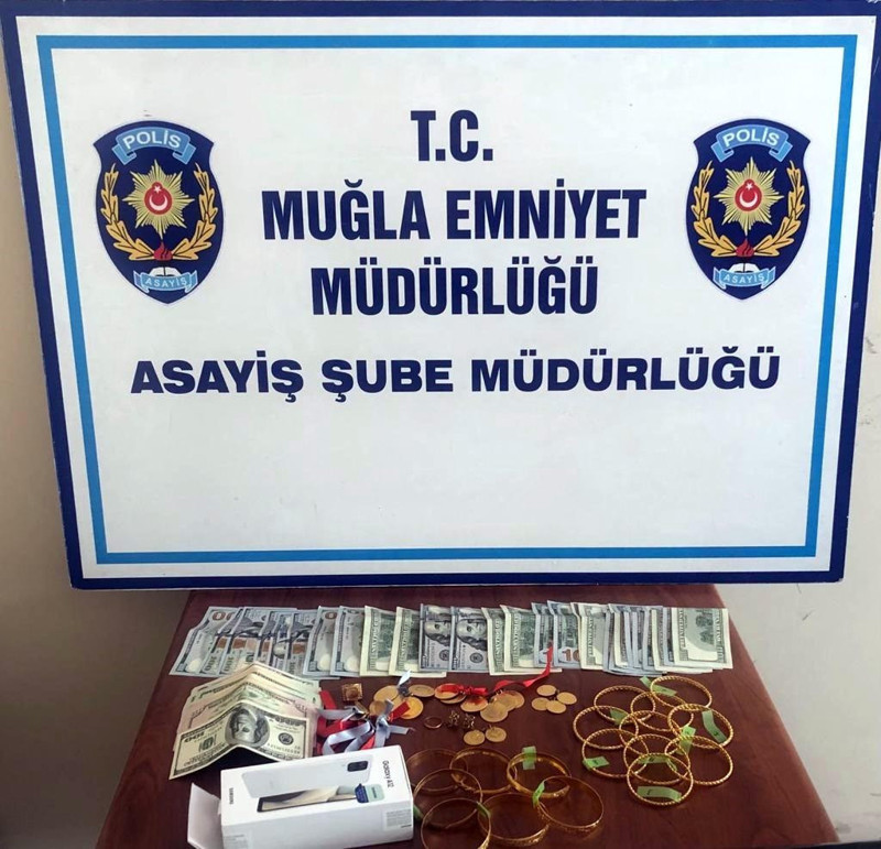 500 bin TL'lik döviz ve ziynet eşyasıyla yakalanan hırsız tutuklandı - Resim : 1