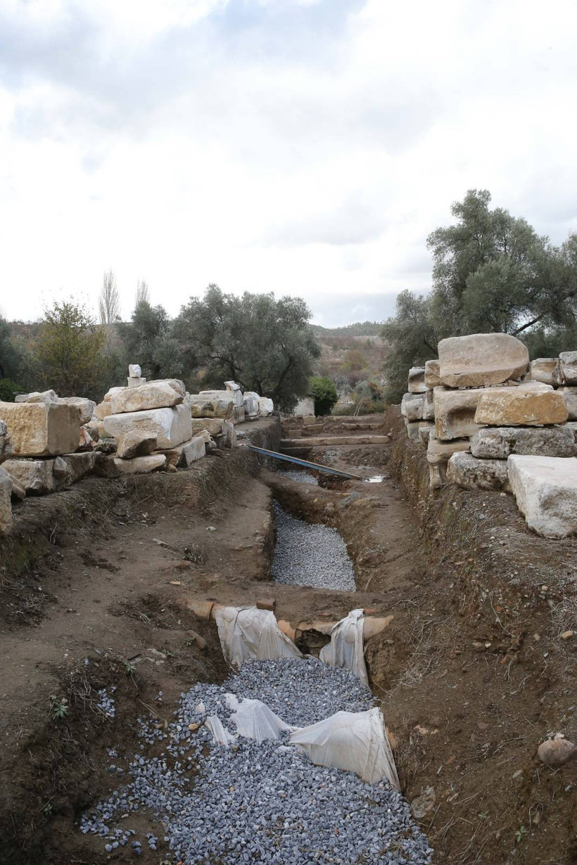 Stratonikeia tiyatrosunda 2 bin 250 yıllık kanalizasyon sistemi bulundu - Resim: 8