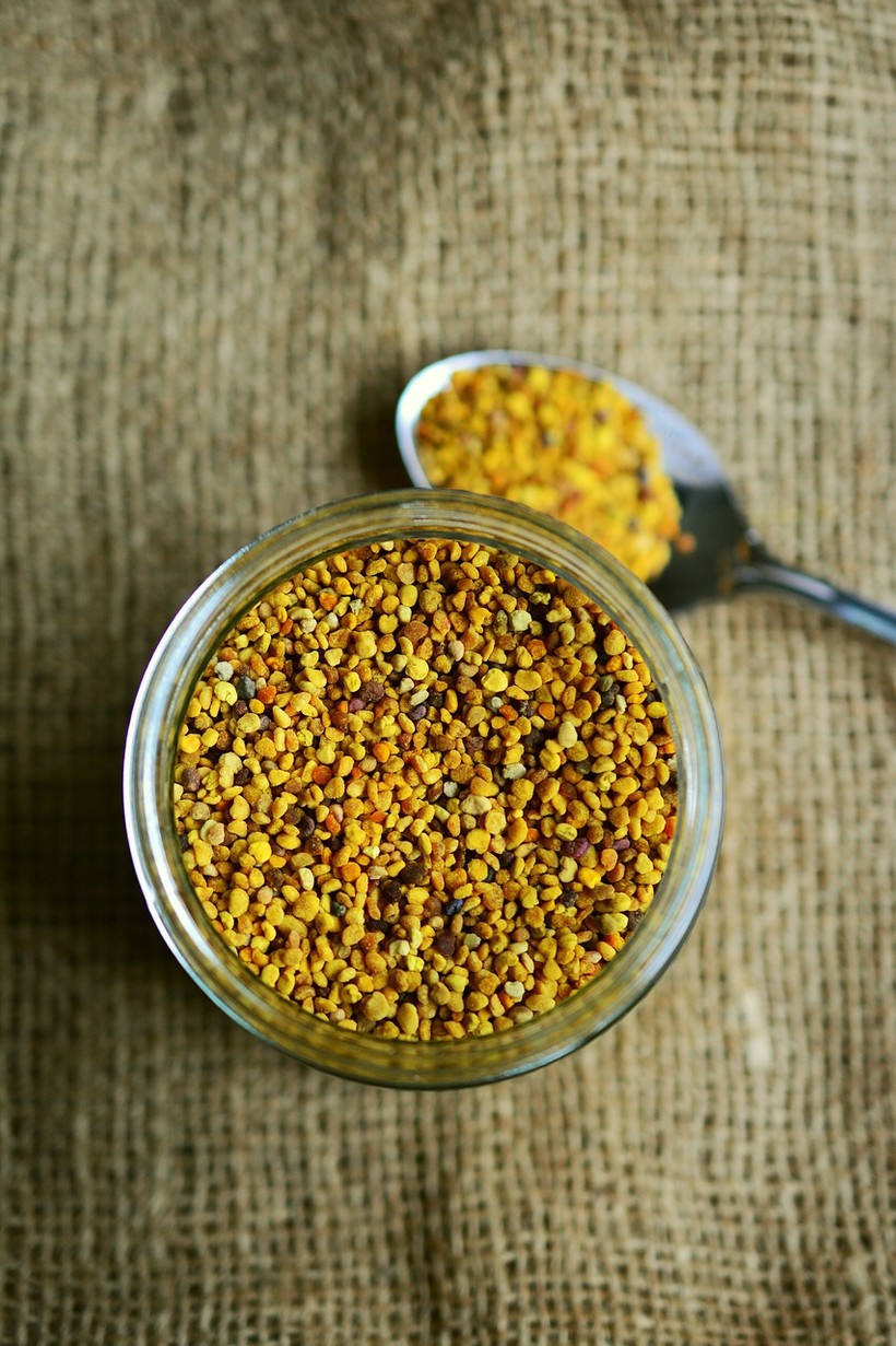 bee-pollen-2549125-1280.jpg