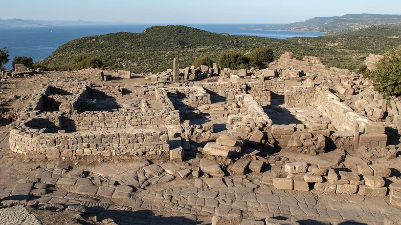 Assos'ta 2200 yıllık mozaik ve 1800 yıllık anıt mezar bulundu - Resim: 5