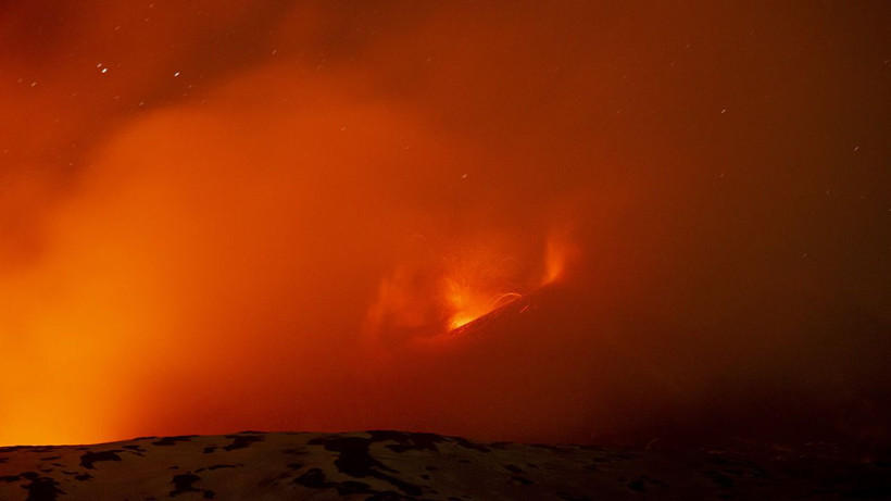 Etna Yanardağı'nda yeniden lav akışı meydana geldi - Resim: 4