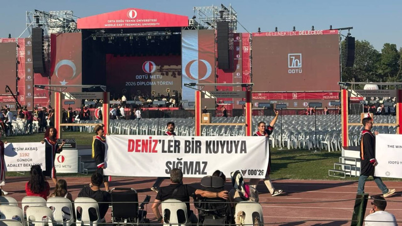 ODTÜ'de mezuniyet törenine yine pankartlar damga vurdu - Resim : 3