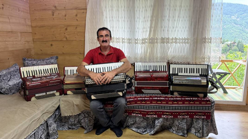 'Akordiyoncu Mehmet' 44 yıldır Türkçe ve Gürcüce şarkılarıyla düğünlerin vazgeçilmezi - Resim: 5