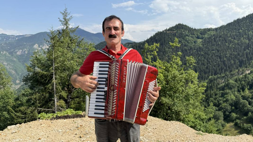 'Akordiyoncu Mehmet' 44 yıldır Türkçe ve Gürcüce şarkılarıyla düğünlerin vazgeçilmezi - Resim: 10