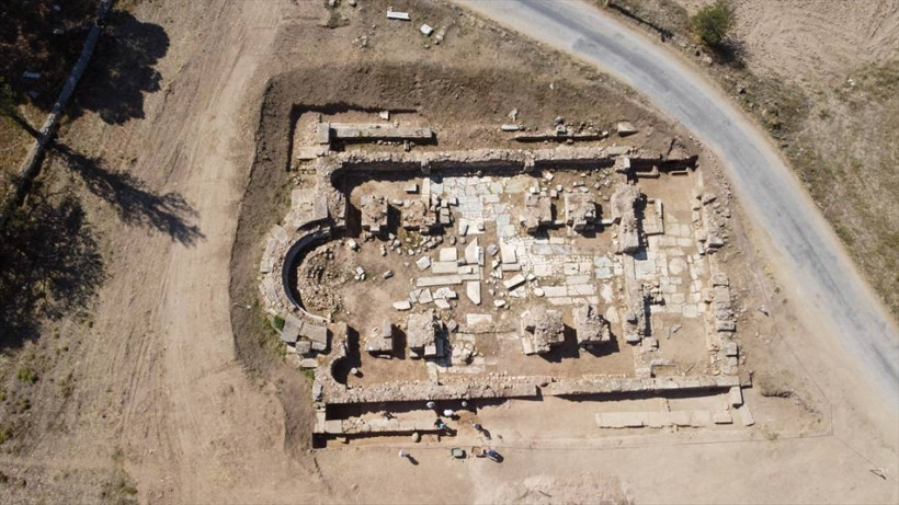 Sebaste Antik Kenti'nde Orta Bizans Dönemi'ne ait 9 mezar bulundu - Resim: 9