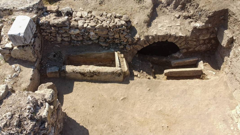Sebaste Antik Kenti'nde Orta Bizans Dönemi'ne ait 9 mezar bulundu - Resim: 6
