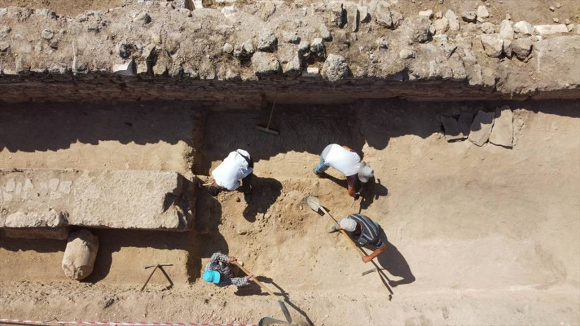 Sebaste Antik Kenti'nde Orta Bizans Dönemi'ne ait 9 mezar bulundu - Resim: 4