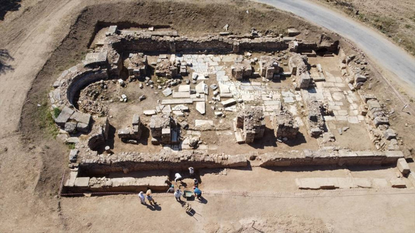 Sebaste Antik Kenti'nde Orta Bizans Dönemi'ne ait 9 mezar bulundu - Resim: 3