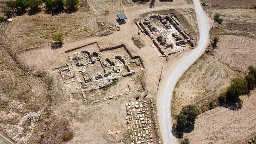 Sebaste Antik Kenti'nde Orta Bizans Dönemi'ne ait 9 mezar bulundu - Resim: 11