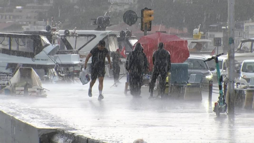İstanbul'daki sağanak yağıştan görüntüler - Resim: 2