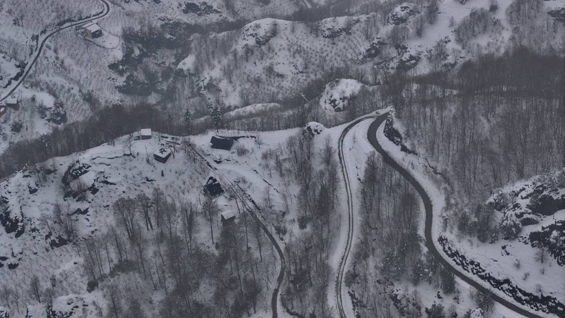 Birçok kent beyaza büründü; Şelaleler dondu, yollar kapandı - Resim: 4