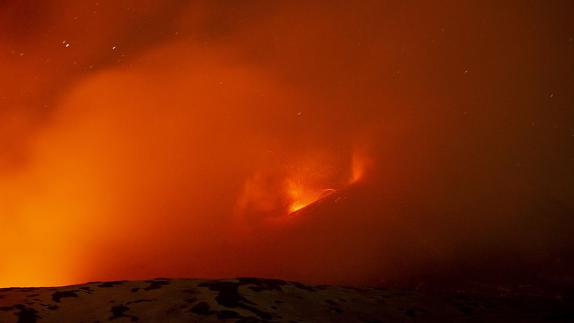 Etna Yanardağı'nda yeniden lav akışı meydana geldi - Resim: 4